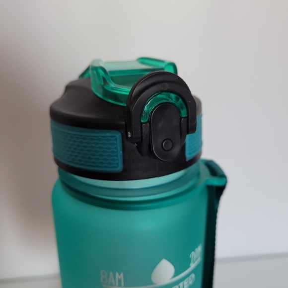 New Motivational Hourly Water Bottle - Picture 4 of 6
